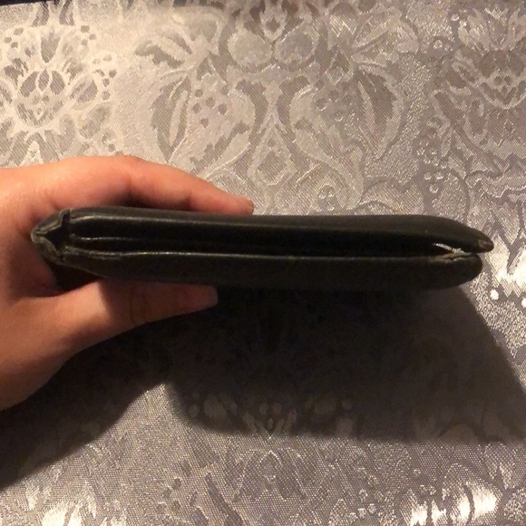 Black Louis Vuitton Wallet - Picture 9 of 11